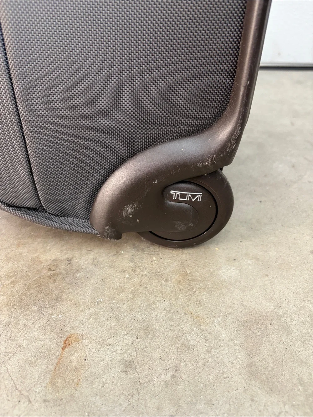 TUMI Alpha 2 Carry-On Luggage Tumi Alpha 22020 Expandable Luggage 22020GY4